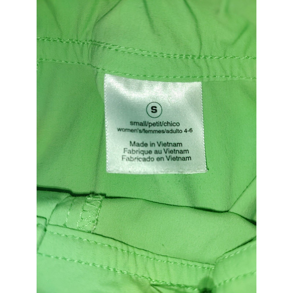 Danskin Woman Green Cropped Pants Size Small Cargo Zip Pockets Adjustable Waist - Picture 7 of 8